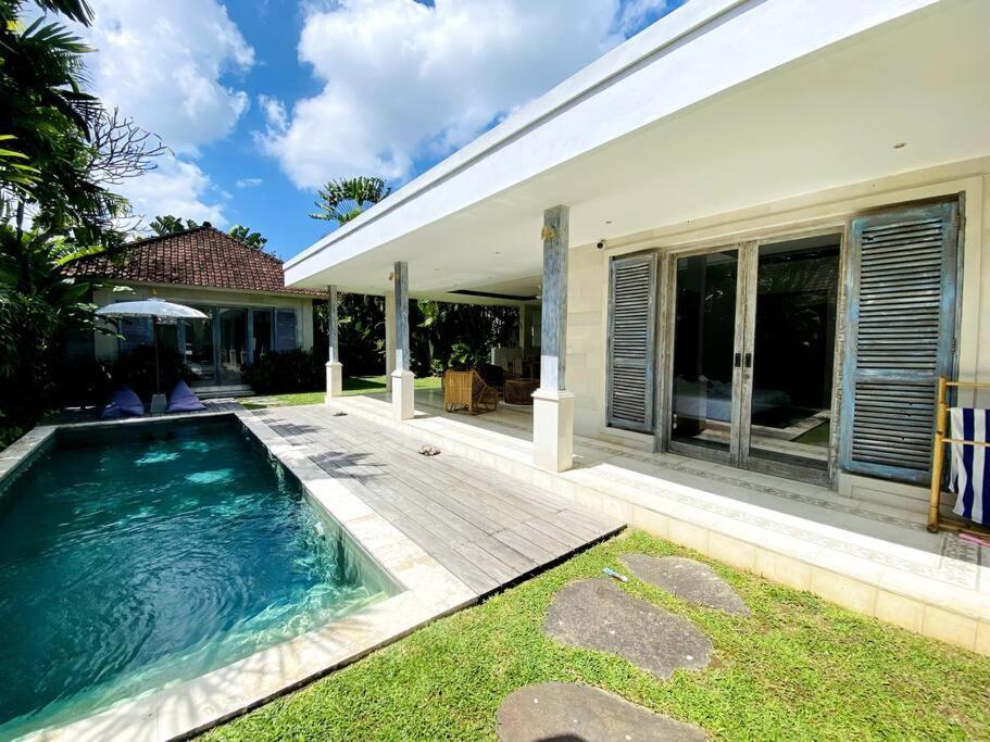 Villa Biru - 500M Batubelig Beach Canggu  Exterior photo